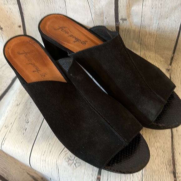 Free People Black peep toe platform heels - Picture 4 of 8